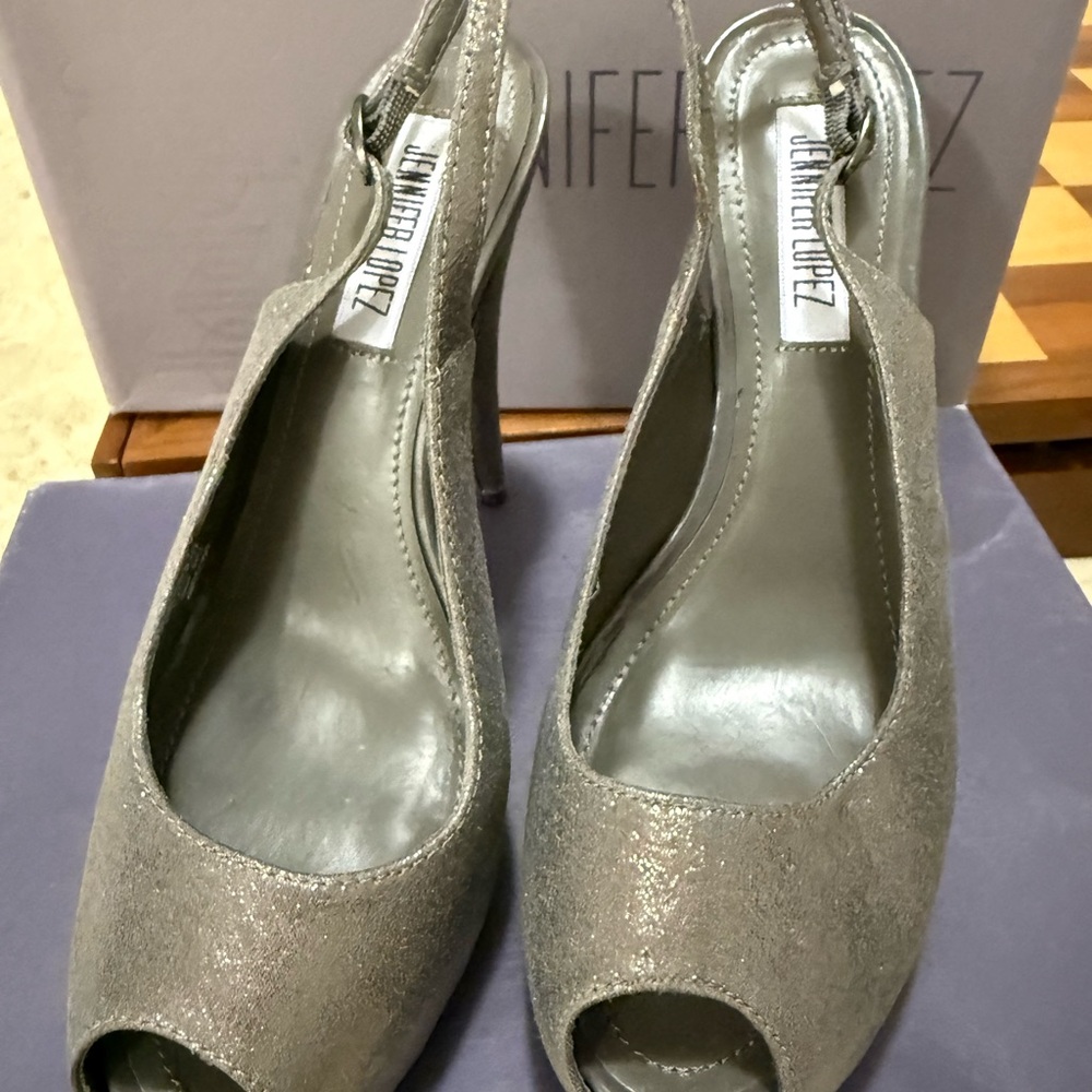 Jennifer Lopez Silver Metallic Peep-Toe Slingback Heels